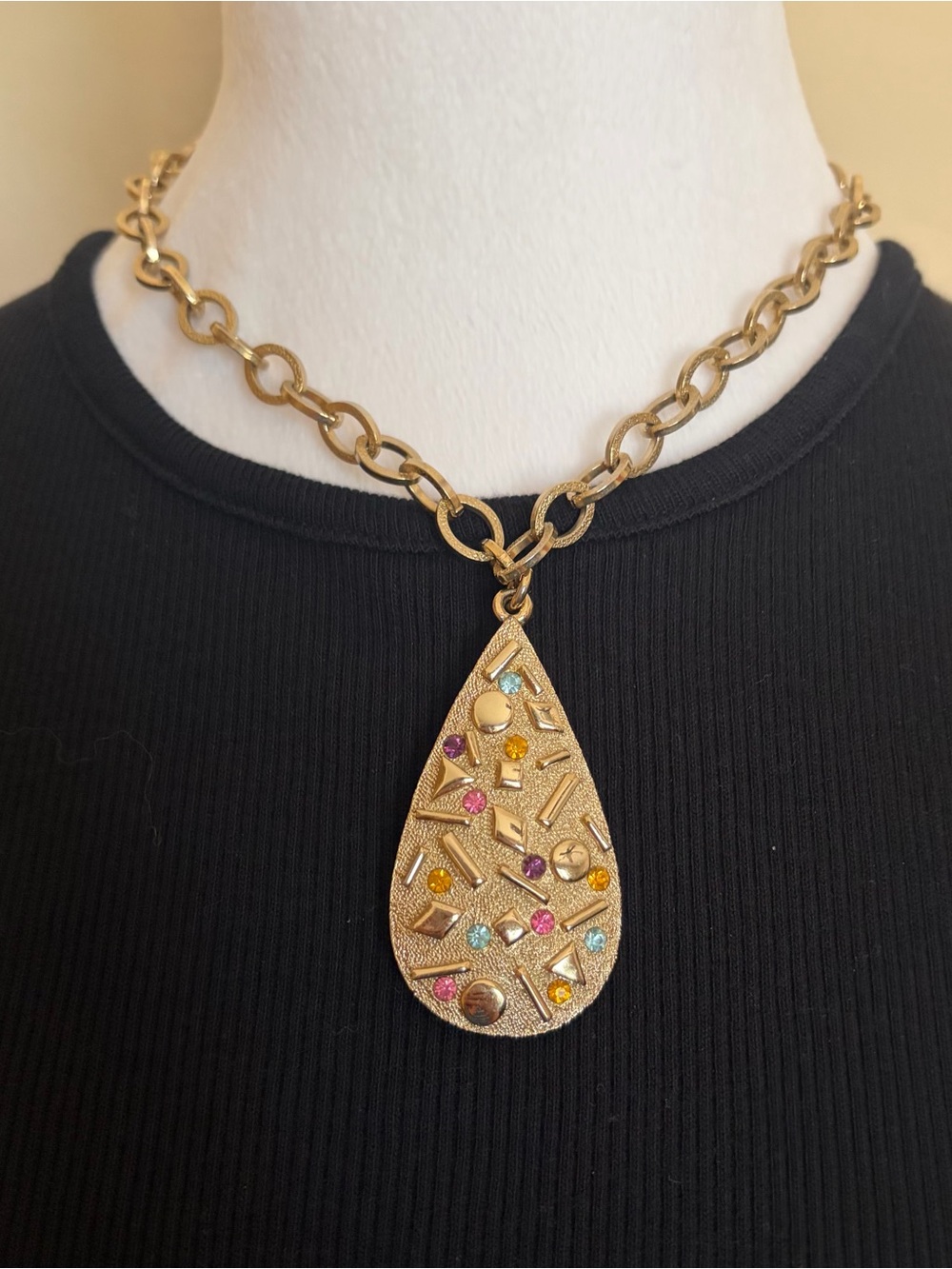 Vintage Sarah Coventry “Confetti” teardrop necklace.
